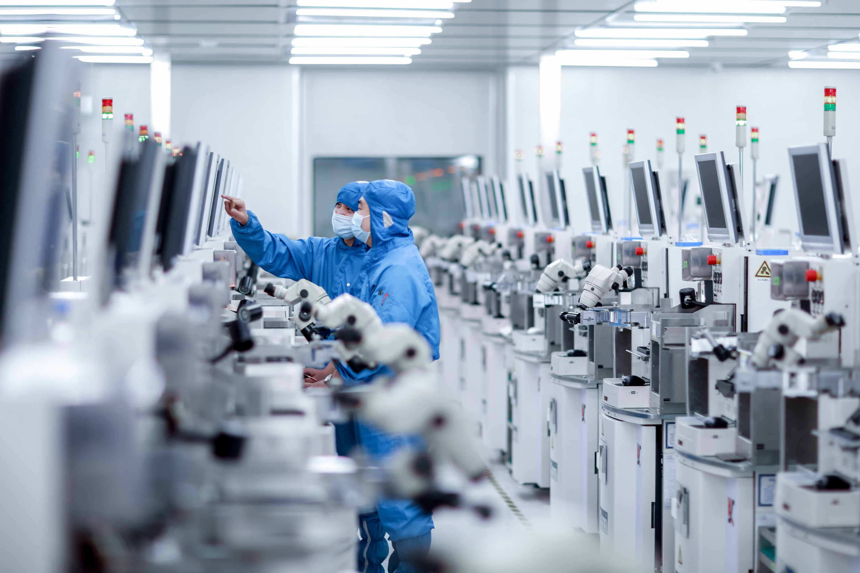 黃帝故里煥新 光電科技領(lǐng)域技術(shù)開發(fā)——見鄭十年新鄭市奮力建設(shè)現(xiàn)代化全國(guó)一流中等城市